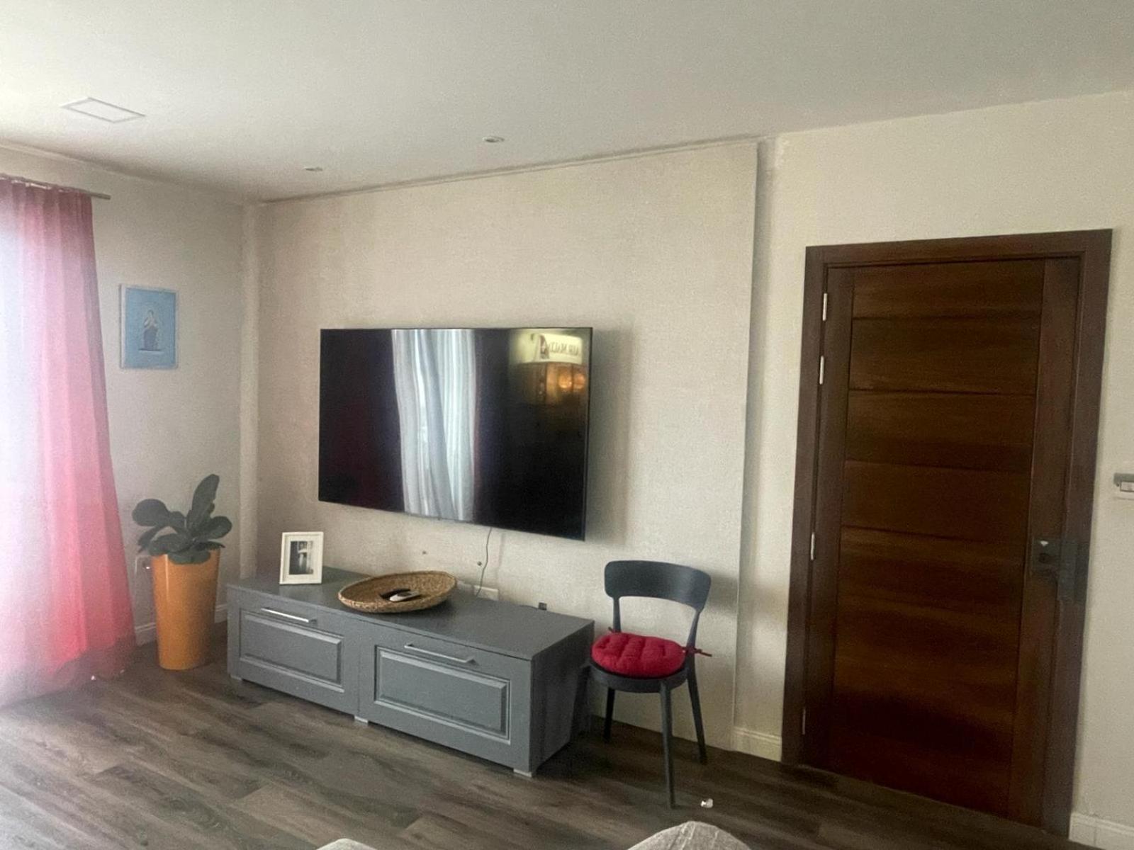 شقة Stylish 2-bedroom In Scenic